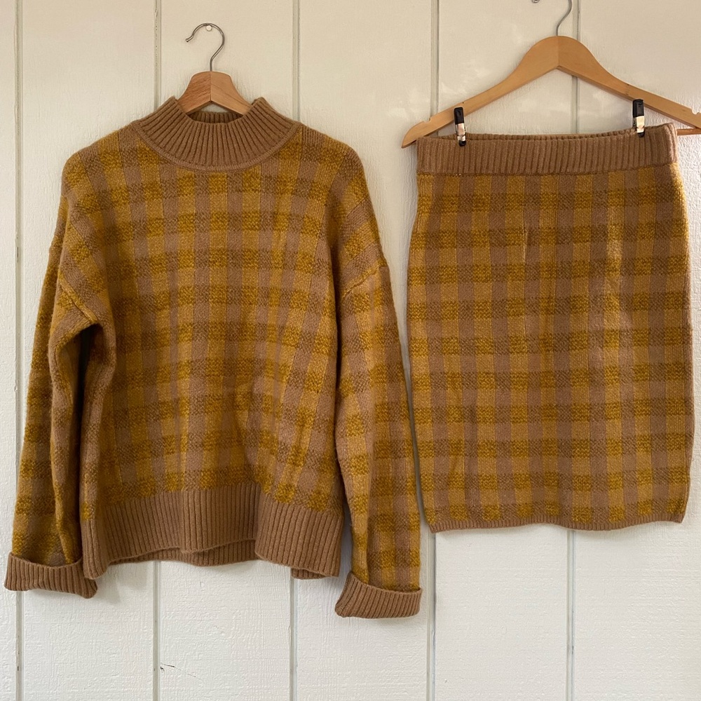 Roolee Hem & Thread Sweater Set - Skirt M, Top L